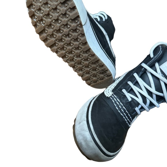 Vans Men's Standard Mid MTE Waterproof Snow Boots Black White - Picture 4 of 6